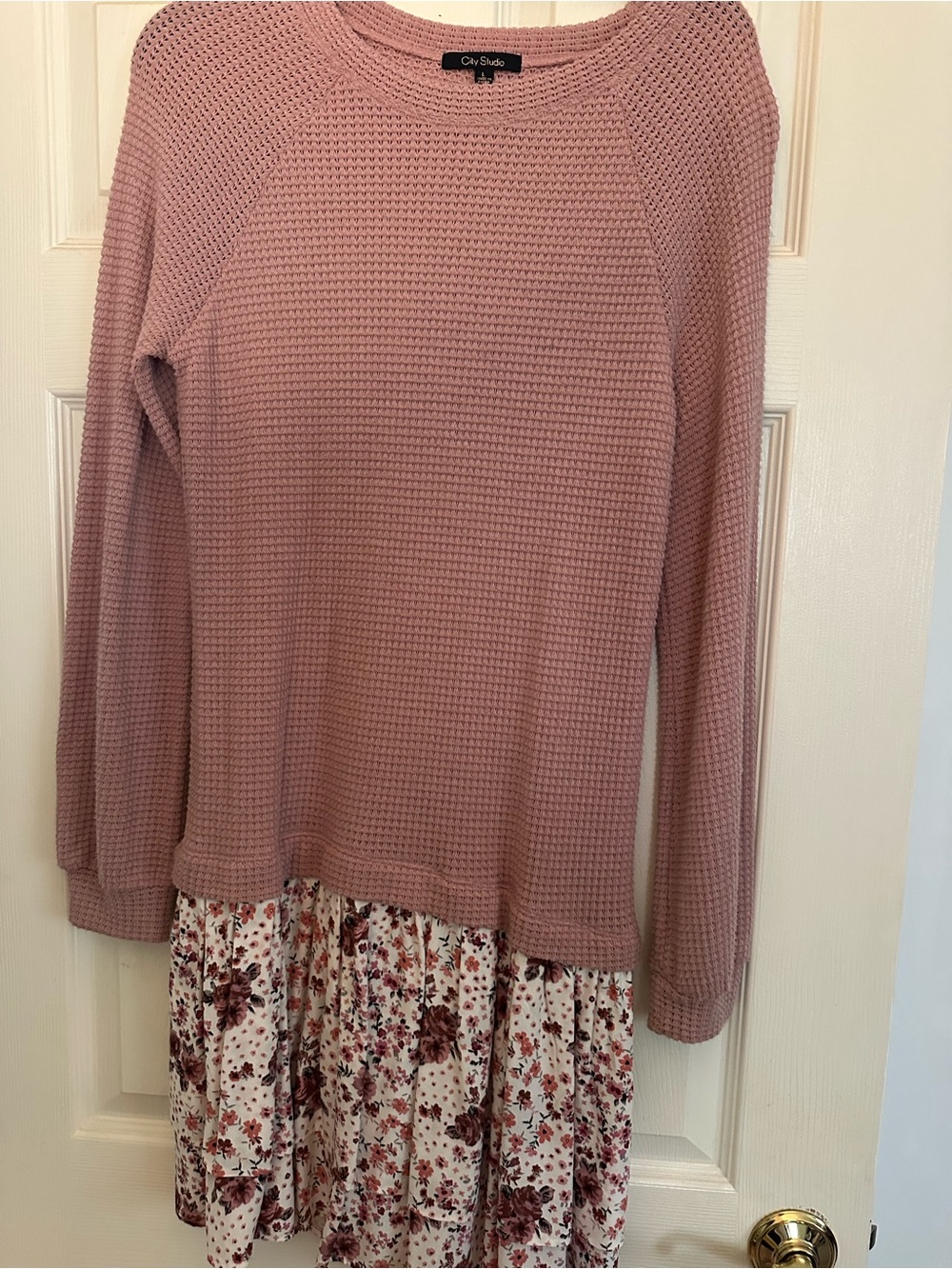 City Studio Dusty Rose Waffle Knit Top with Floral Tiered Hem size Large NWOT